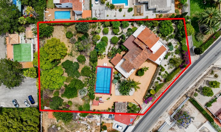 Resale - Villa -
Denia - El Puerto
