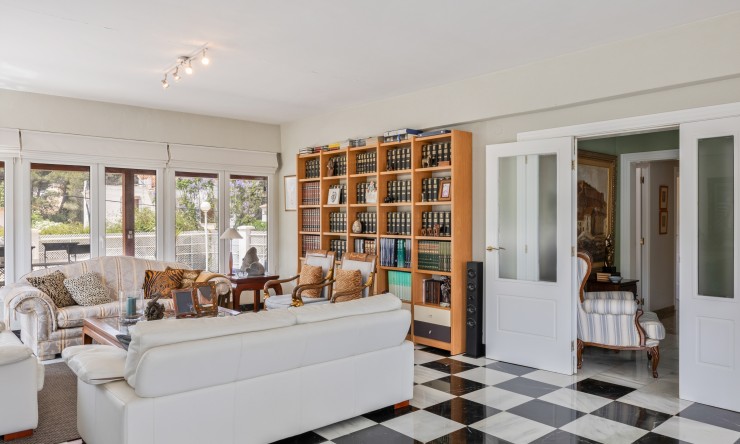 Resale - Villa -
Denia - El Puerto