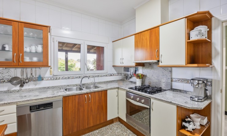Resale - Villa -
Denia - El Puerto