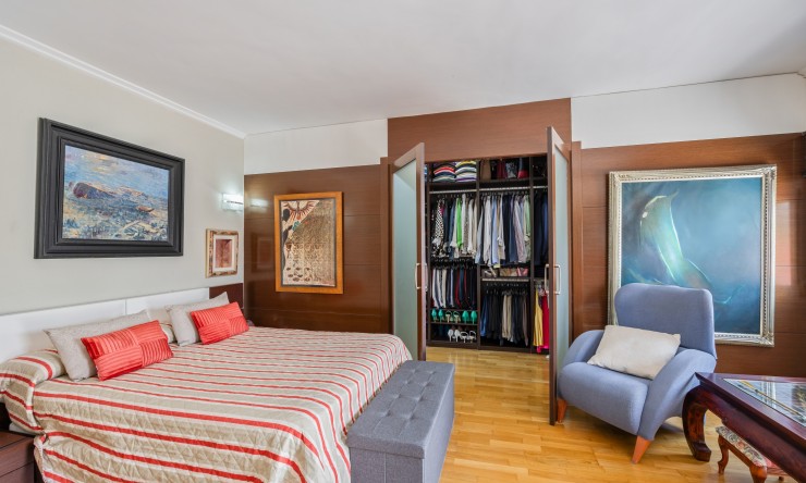 Resale - Villa -
Denia - El Puerto