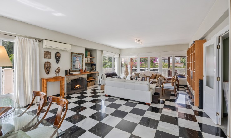 Resale - Villa -
Denia - El Puerto