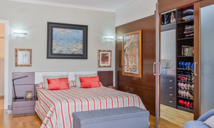 Resale - Villa -
Denia - El Puerto