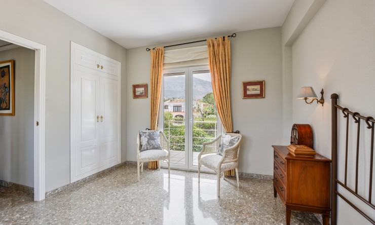 Resale - Villa -
Denia - El Puerto