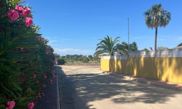 Herverkoop - Stedelijke bouwgrond -
Denia - La Pedrera - Vessanes