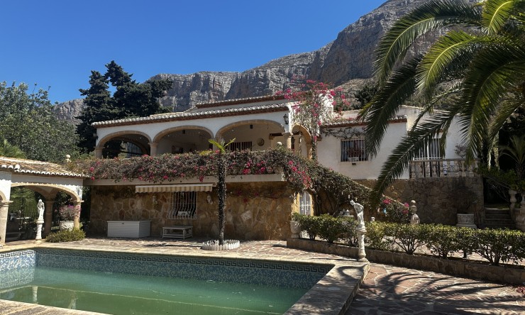 Herverkoop - Villa -
Jávea / Xàbia - Montgó - Ermita