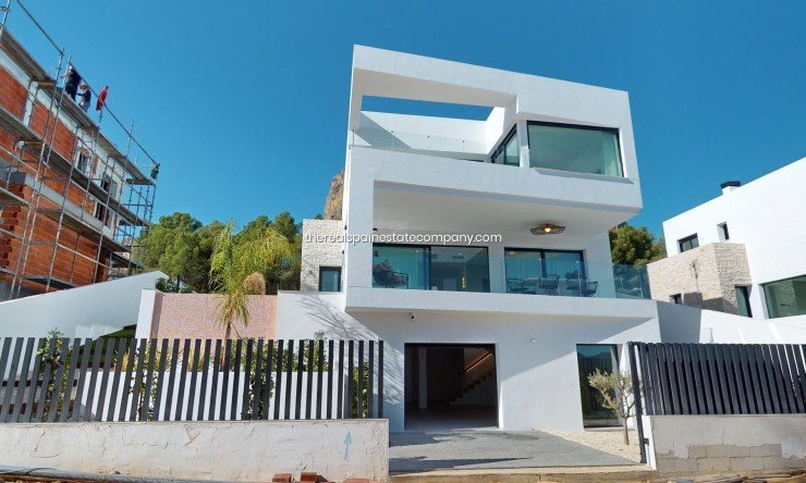 Neue Gebäude - Villa -
Polop