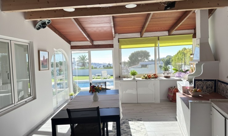 Revente - Villa -
Moraira - Benimeit - Tabaira