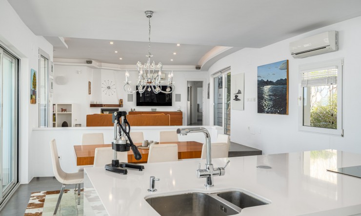 Resale - Villa -
L'Alfàs del Pi - Escandinavia - Cautivador