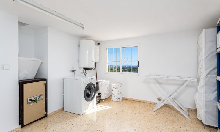 Resale - Villa -
L'Alfàs del Pi - Escandinavia - Cautivador