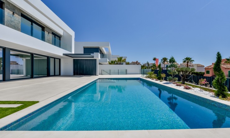 Nueva construcción  - Villa -
Finestrat