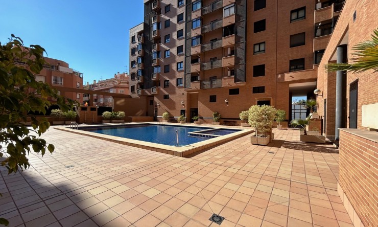 Nouvelle construction - Appartement -
Alicante (Alacant)
