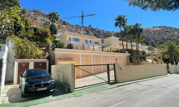 Neue Gebäude - Villa -
Altea