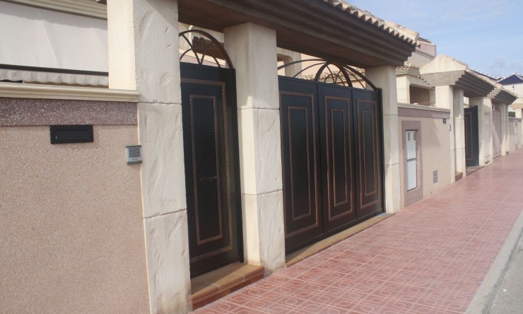 Nowe budownictwo - Bliźniak wolnostojący -
Torrevieja