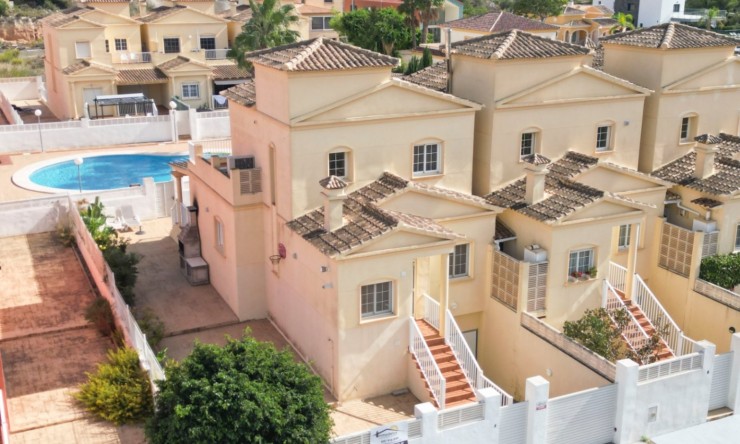 Rynek Wtórny - willa w zabudowie bliźniaczej -
Calpe - Casanova