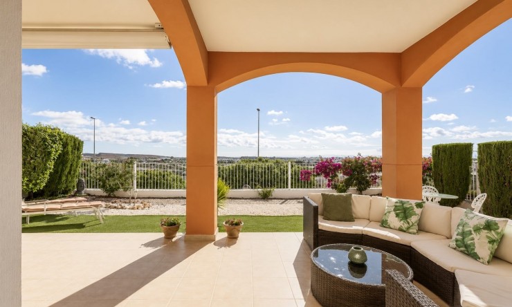Resale - Apartment -
Altaona Golf and Country Club