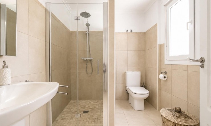 Resale - Apartment -
Altaona Golf and Country Club