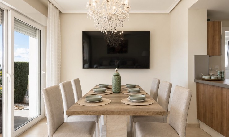 Resale - Apartment -
Altaona Golf and Country Club