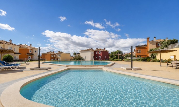 Resale - Apartment -
Altaona Golf and Country Club