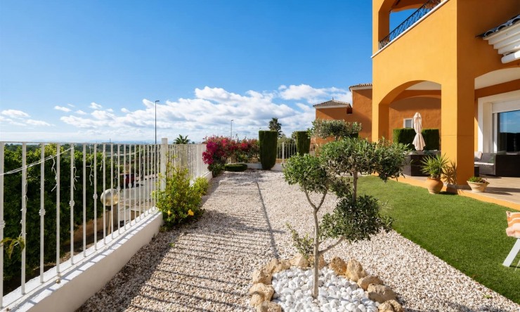 Resale - Apartment -
Altaona Golf and Country Club