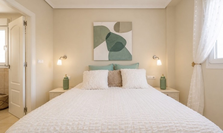 Resale - Apartment -
Altaona Golf and Country Club