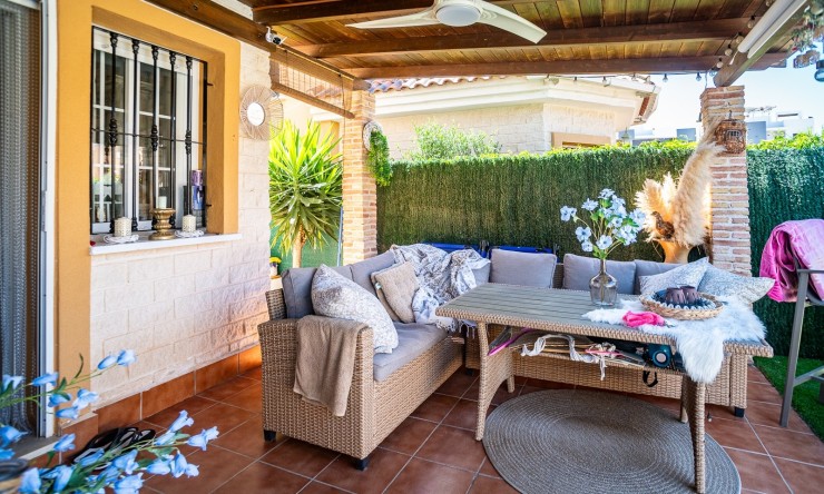 Wiederverkauf - Villa -
GUARDAMAR DEL SEGURA - El Raso