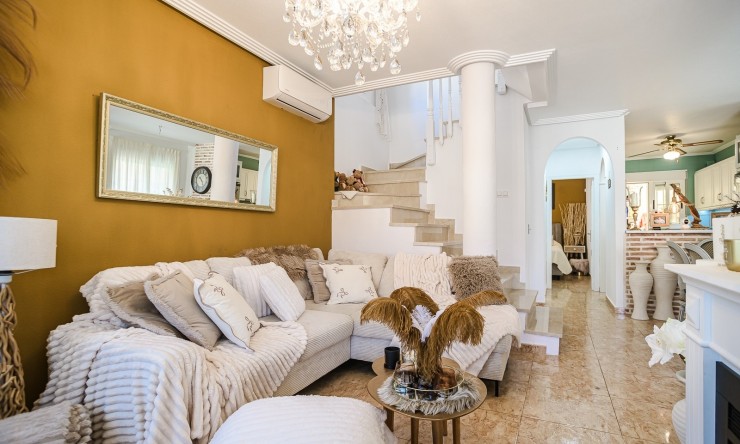 Wiederverkauf - Villa -
GUARDAMAR DEL SEGURA - El Raso