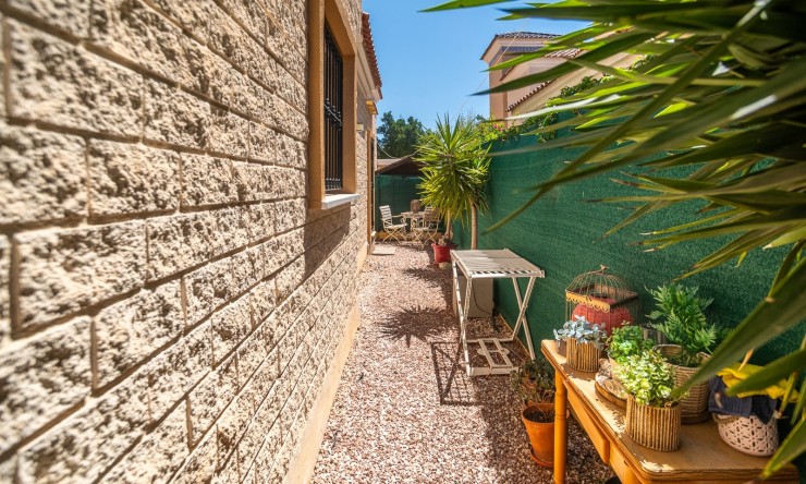 Wiederverkauf - Villa -
GUARDAMAR DEL SEGURA - El Raso