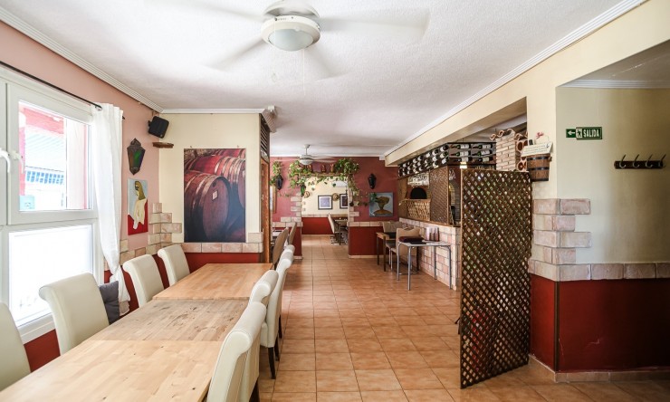 Resale - Commercial -
TORREVIEJA - La Veleta