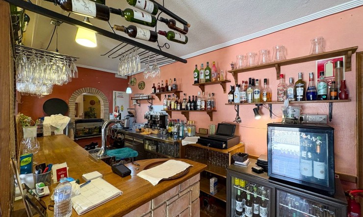 Resale - Commercial -
TORREVIEJA - La Veleta