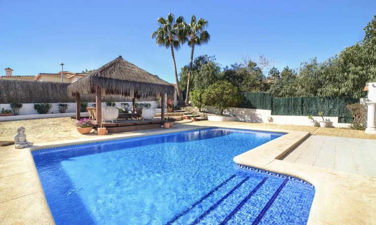 Wiederverkauf - Villa -
Jávea