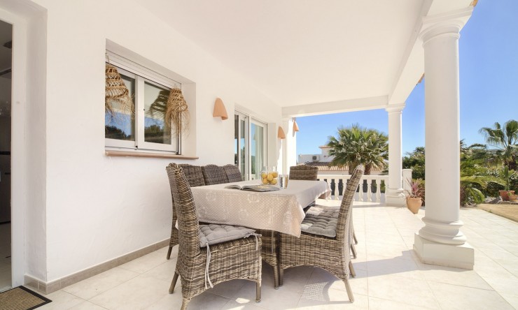 Wiederverkauf - Villa -
Jávea