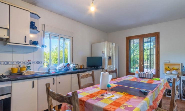 Resale - Villa -
Pedreguer