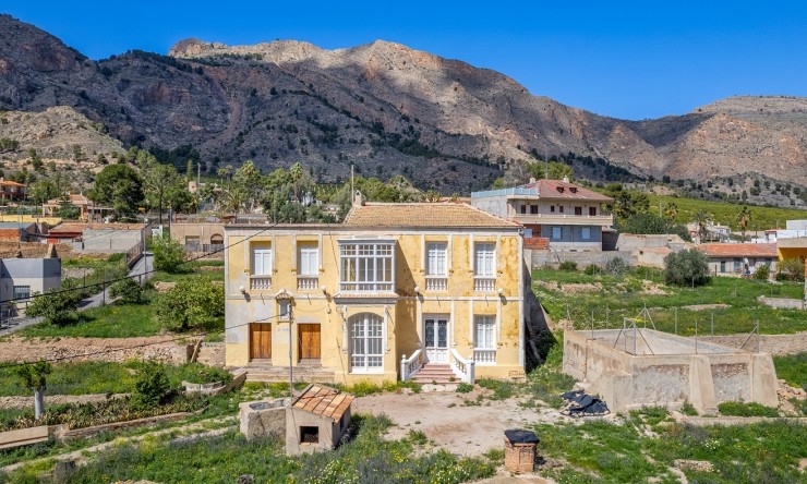 Resale - Countryhouse -
Orihuela