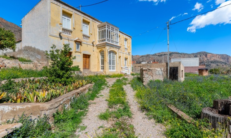 Resale - Countryhouse -
Orihuela