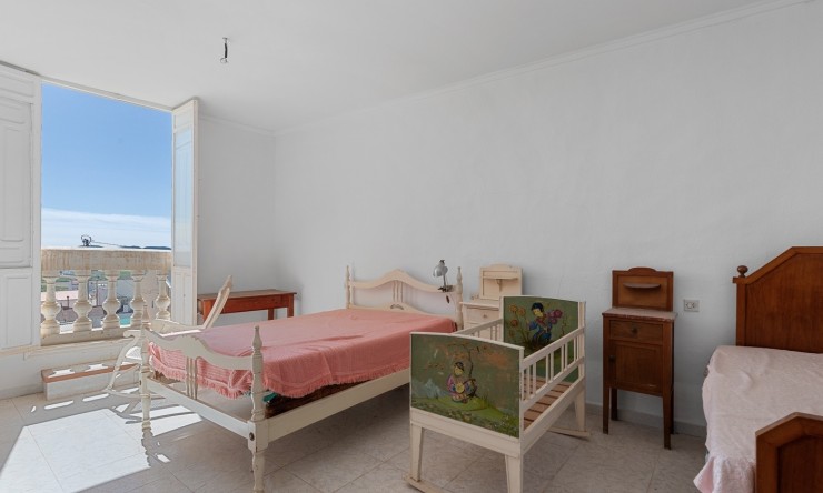 Resale - Countryhouse -
Orihuela