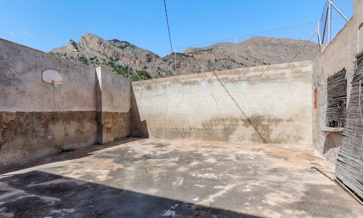 Resale - Countryhouse -
Orihuela