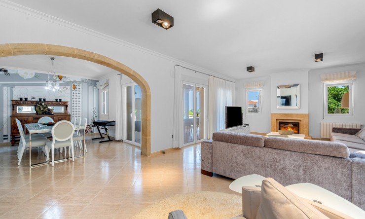 Resale - Villa -
Benissa