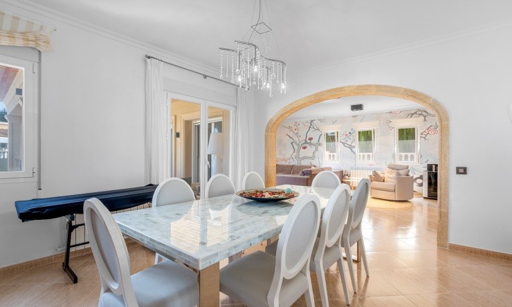 Resale - Villa -
Benissa