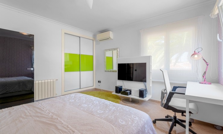 Resale - Villa -
Benissa