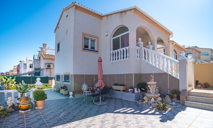 Reventa - Villa -
ORIHUELA COSTA - Los Altos