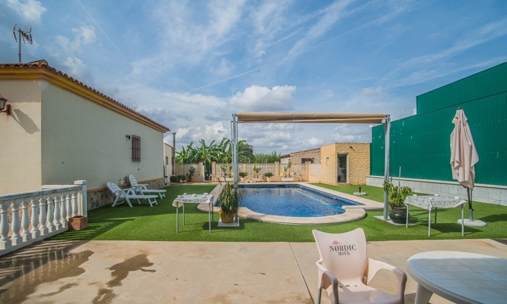 Reventa - Villa -
ORIHUELA - La Matanza