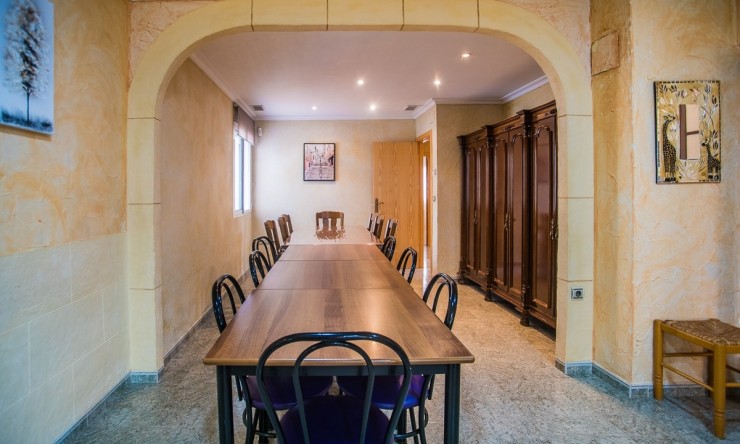 Reventa - Villa -
ORIHUELA - La Matanza