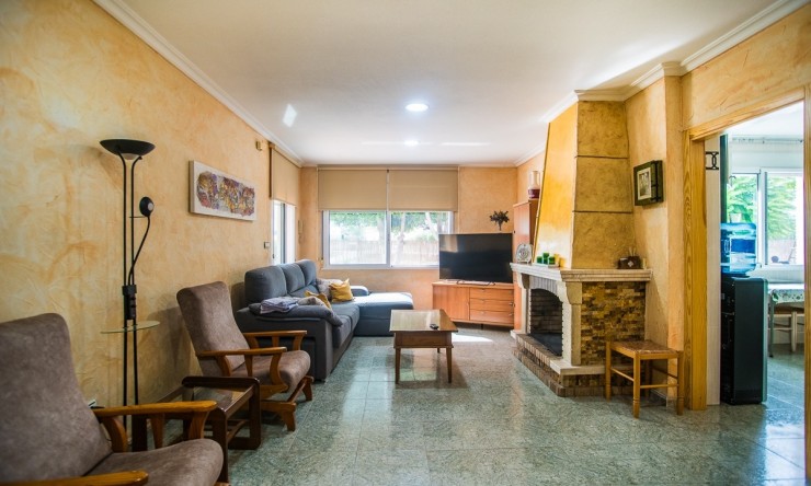 Reventa - Villa -
ORIHUELA - La Matanza