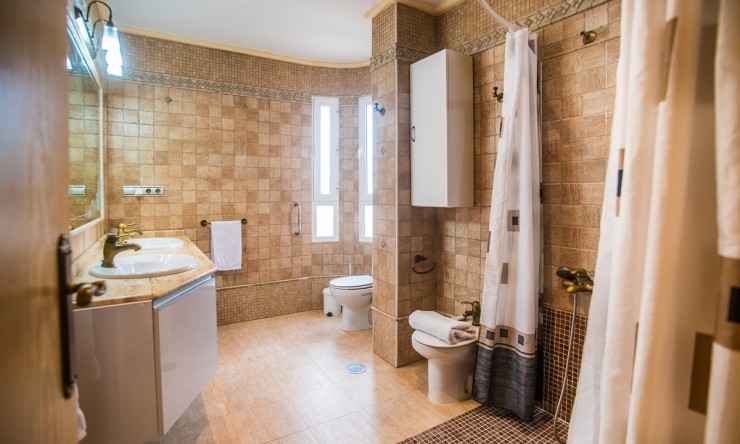 Reventa - Villa -
ORIHUELA - La Matanza