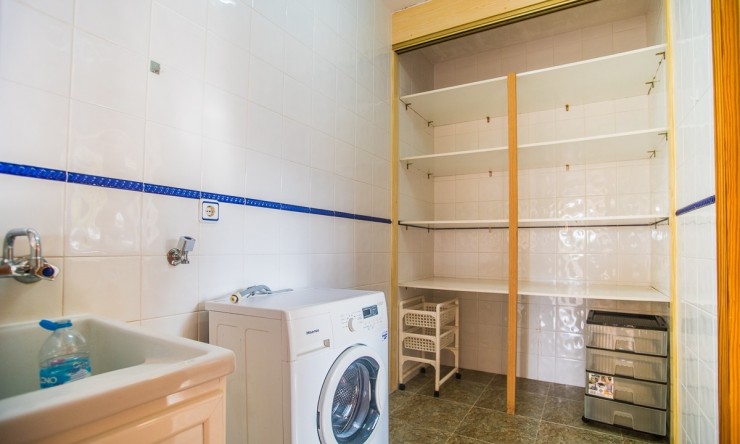 Reventa - Villa -
ORIHUELA - La Matanza