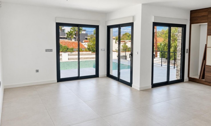 Nueva construcción  - Villa -
Albir