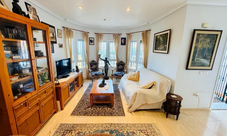 Resale - Villa -
Los Montesinos - La Herrada