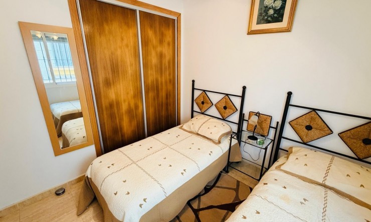 Resale - Villa -
Los Montesinos - La Herrada