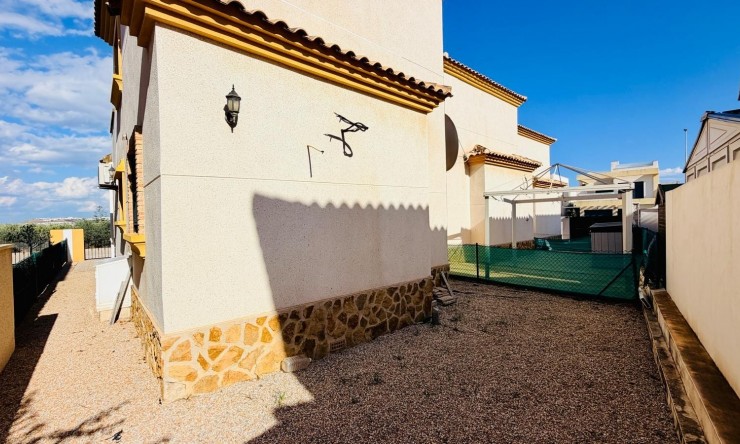 Resale - Villa -
Los Montesinos - La Herrada
