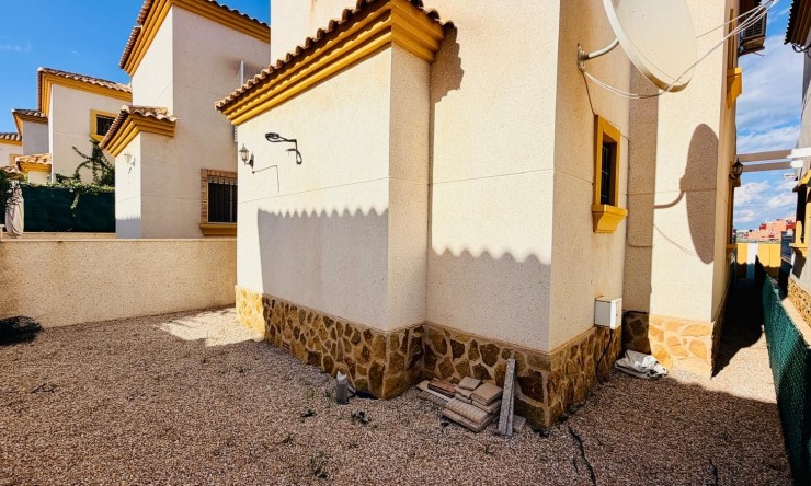 Resale - Villa -
Los Montesinos - La Herrada